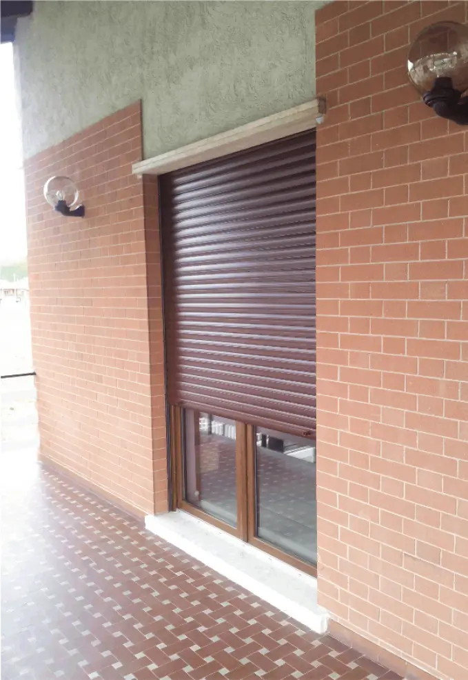 avvolgibile moderno colore marrone