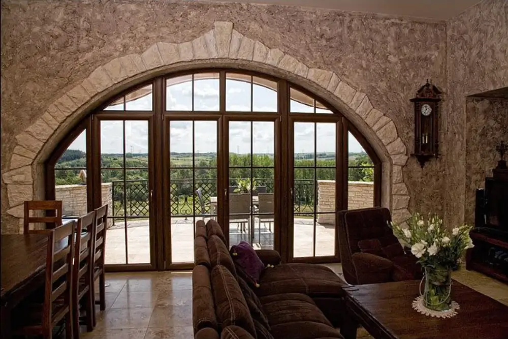 infissi moderni in legno ad arco