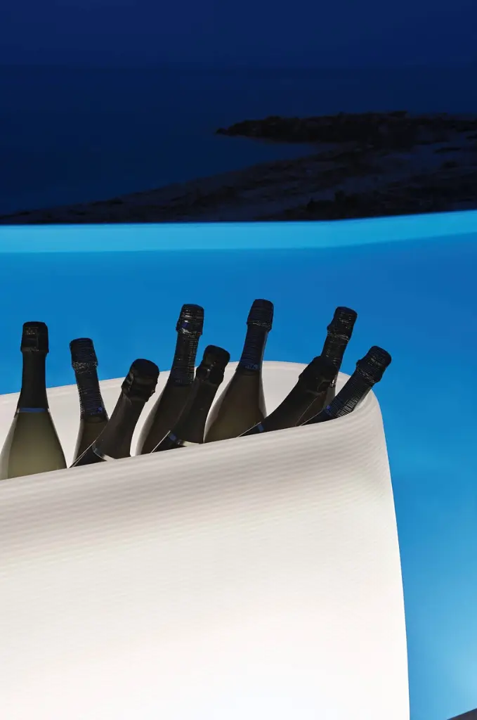 lampada porta bottiglie illuminata bianca da esterni