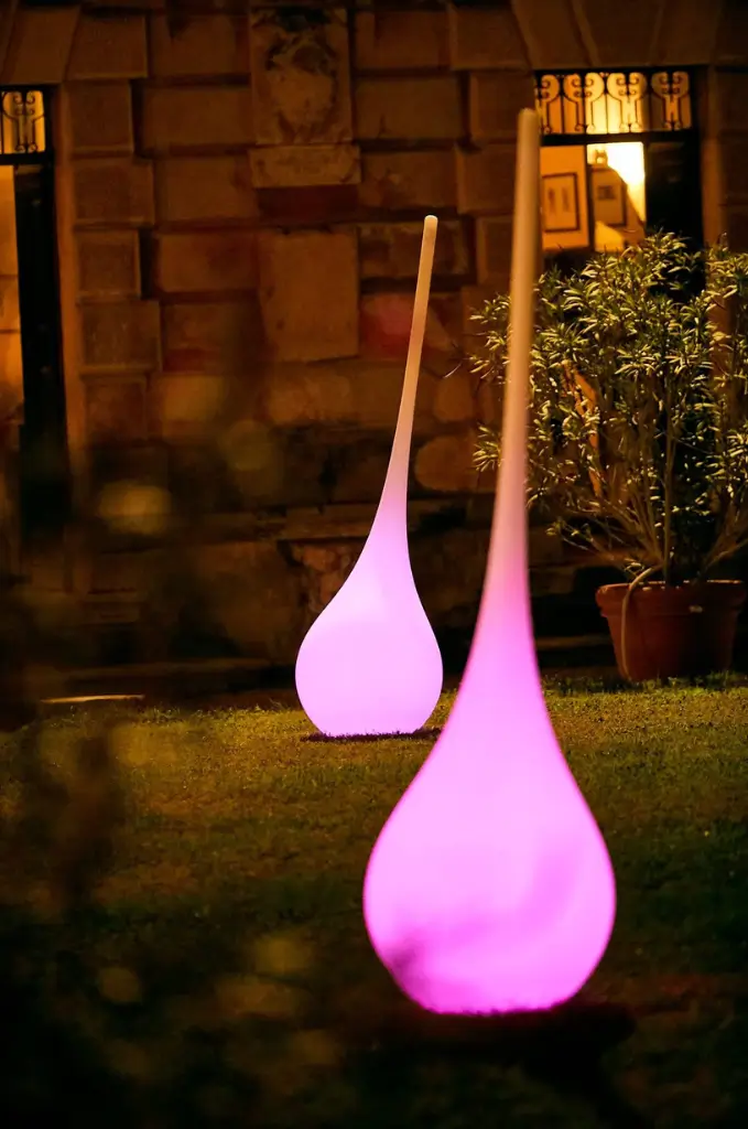 lampade rosa per esterni giardino