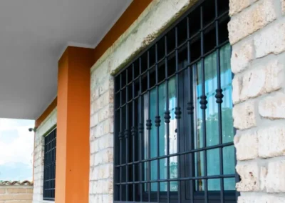 inferiate di sicurezza grigio antracite moderne in stile antico corona serramenti torino e provincia