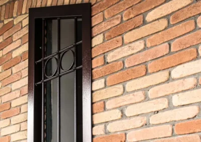 inferiate di sicurezza moderne in stile antico con parte superiore angolata corona serramenti torino