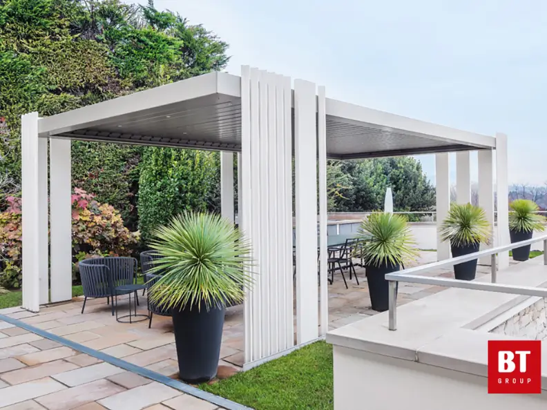 pergola moderna di lusso bianca corona serramenti torino modello code by btgroup pergola moderna di lusso bianca corona serramenti torino modello code by btgroup