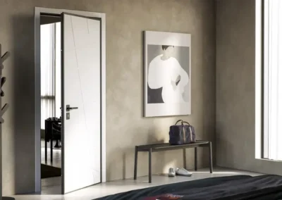 porta blindata da esterno a risparmio energetico colore bianca con incisioni in stile moderno corona serramenti