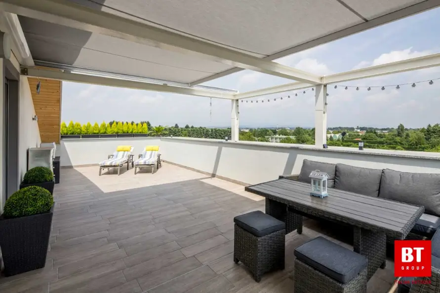 tenda a guida laterale moderna da esterni bianca corona serramenti torino by bt grou